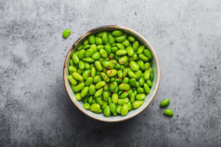 ¿Cuáles son los beneficios del edamame y cómo se cocina?